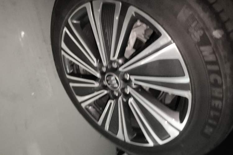 Used Buick E5 2023 Zhenxiang Standard Range Edition Right Rear Wheel Hub