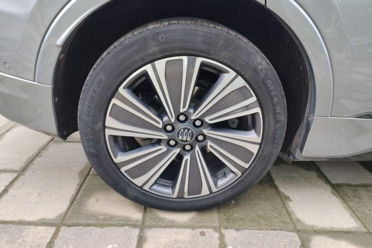 Used Buick E5 2023 Zhenxiang Standard Range Edition Right Rear Wheel Hub
