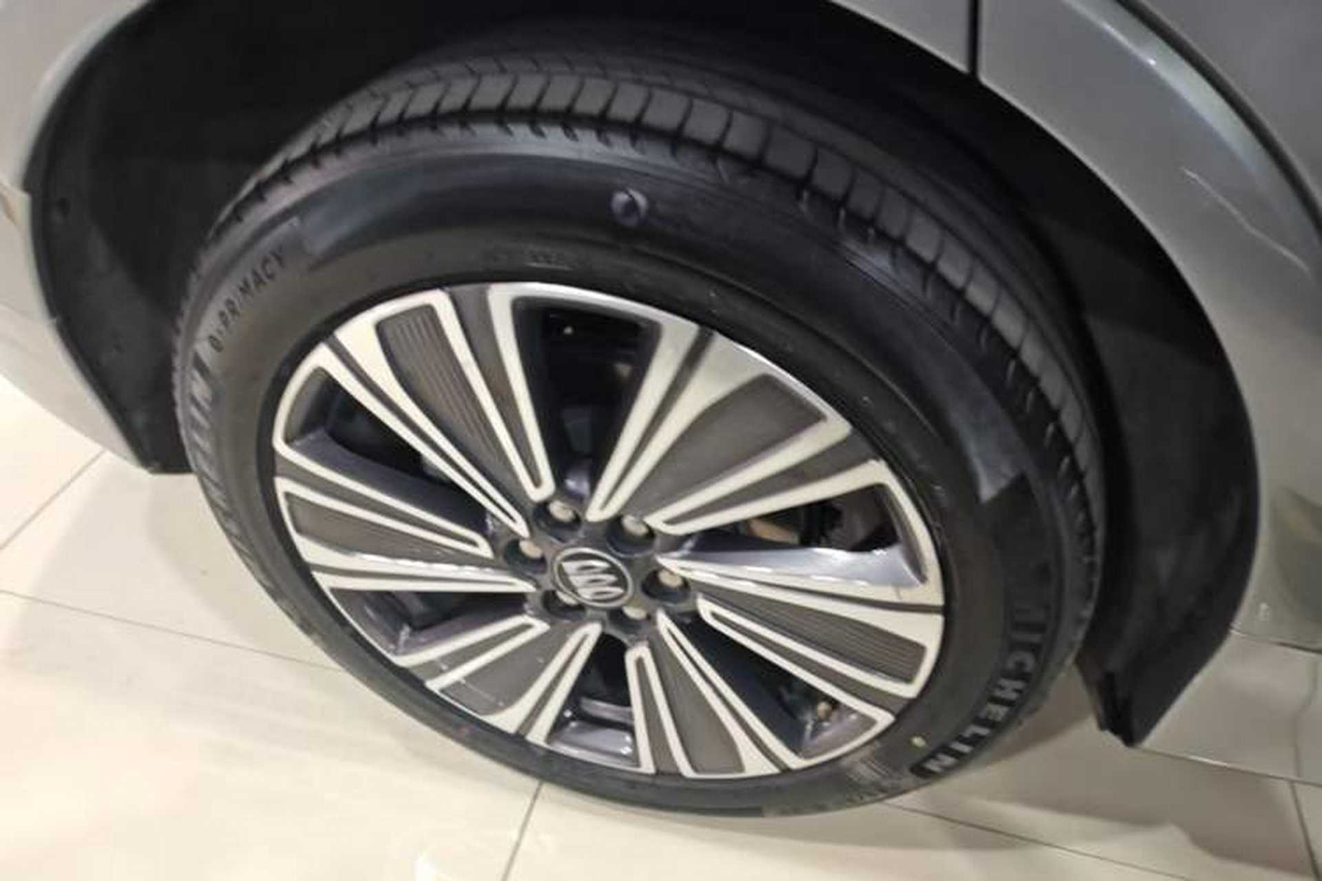 Used Buick E5 2023 Zhenxiang Standard Range Edition Right Rear Wheel Hub