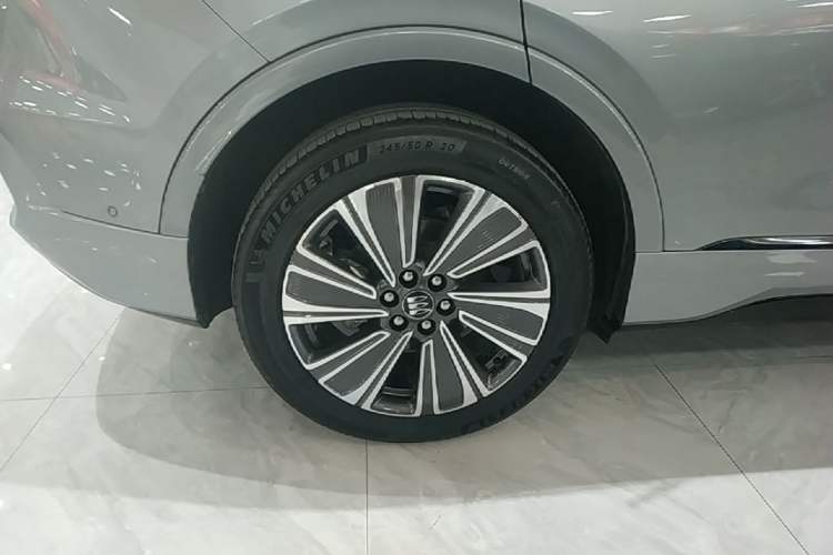 Used Buick E5 2023 Zhenxiang Standard Range Edition Right Rear Wheel Hub
