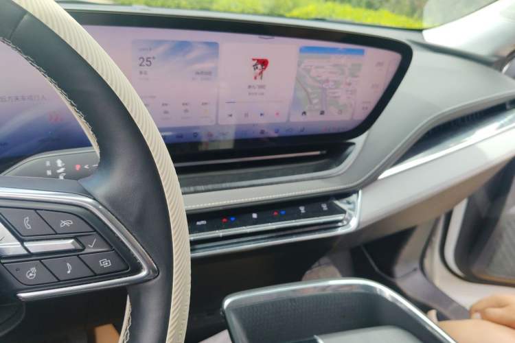 Used Buick E5 2023 Premium Long-Range Version Audio And AC Panel