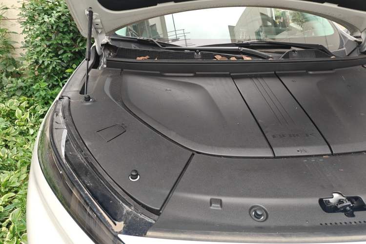 Used Buick E5 2023 Zhenxiang Standard Range Edition Engine Bay Right