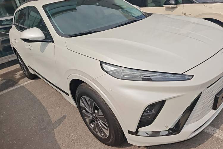 Used Buick E5 2023 Zhixiang Standard Range Edition Front Right 45 Deg