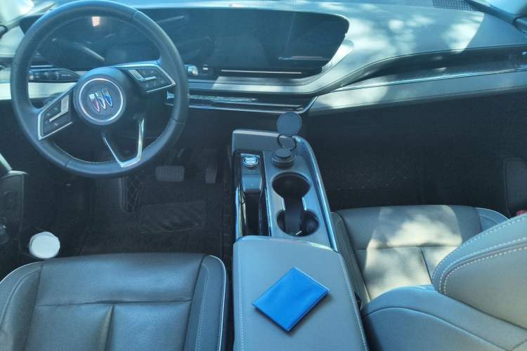 Used Buick E5 2023 Zhenxiang Standard Range Edition Interior 2
