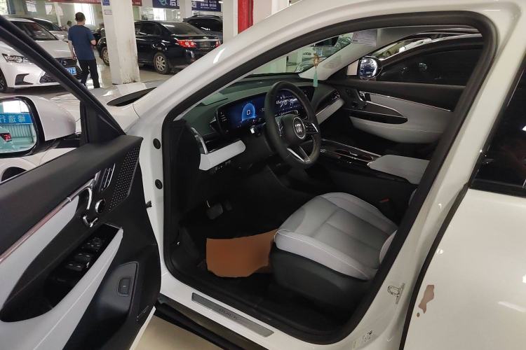 Used Buick E5 2023 Zhenxiang Standard Range Edition Interior 3