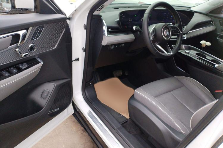 Used Buick E5 2023 Zhenxiang Standard Range Edition Interior 3
