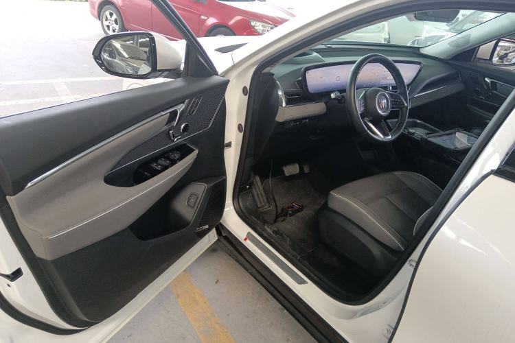 Used Buick E5 2023 Zhenxiang Standard Range Edition Interior 3