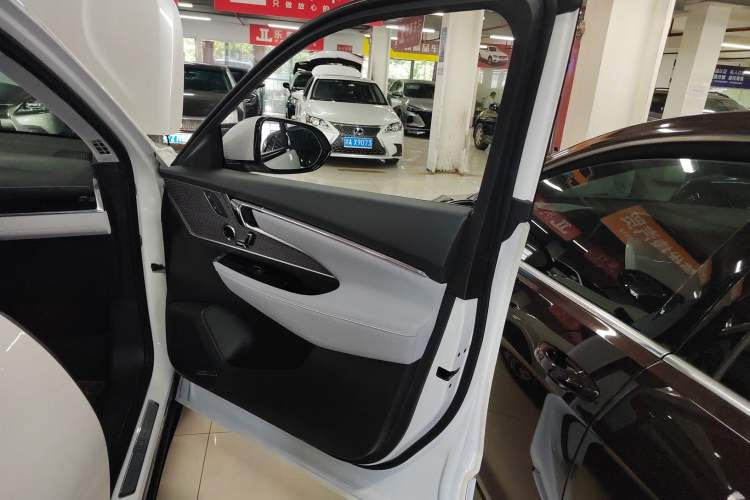 Used Buick E5 2023 Zhenxiang Standard Range Edition Interior 5