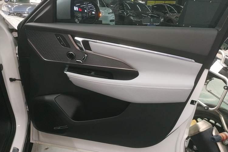 Used Buick E5 2023 Zhenxiang Standard Range Edition Interior 5
