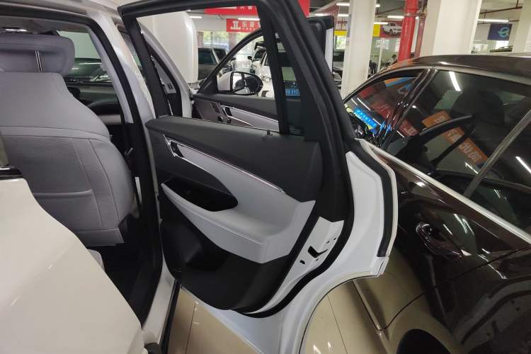 Used Buick E5 2023 Zhenxiang Standard Range Edition Interior 6