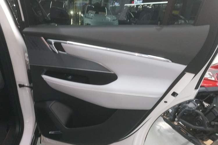 Used Buick E5 2023 Zhenxiang Standard Range Edition Interior 6