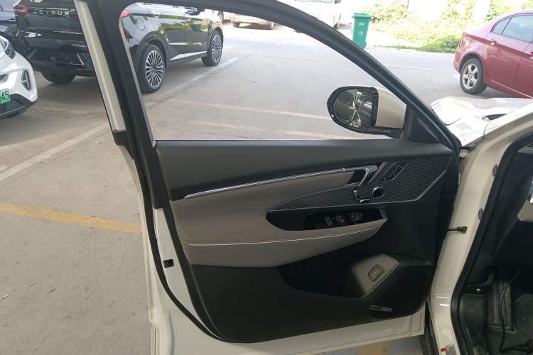 Used Buick E5 2023 Zhenxiang Standard Range Edition Interior 7
