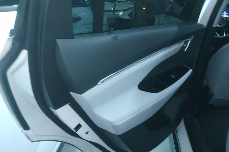 Used Buick E5 2023 Zhenxiang Standard Range Edition Interior 8