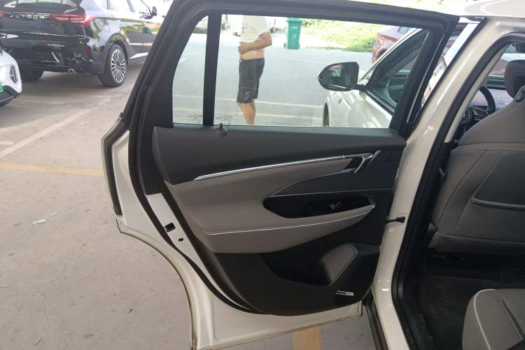 Used Buick E5 2023 Zhenxiang Standard Range Edition Interior 8