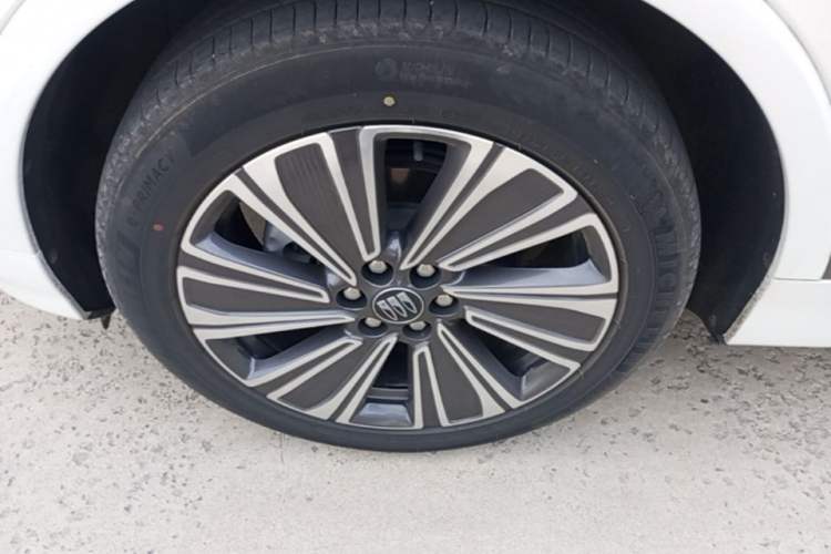 Used Buick E5 2023 Zhenxiang Standard Range Edition Left Front Wheel Hub
