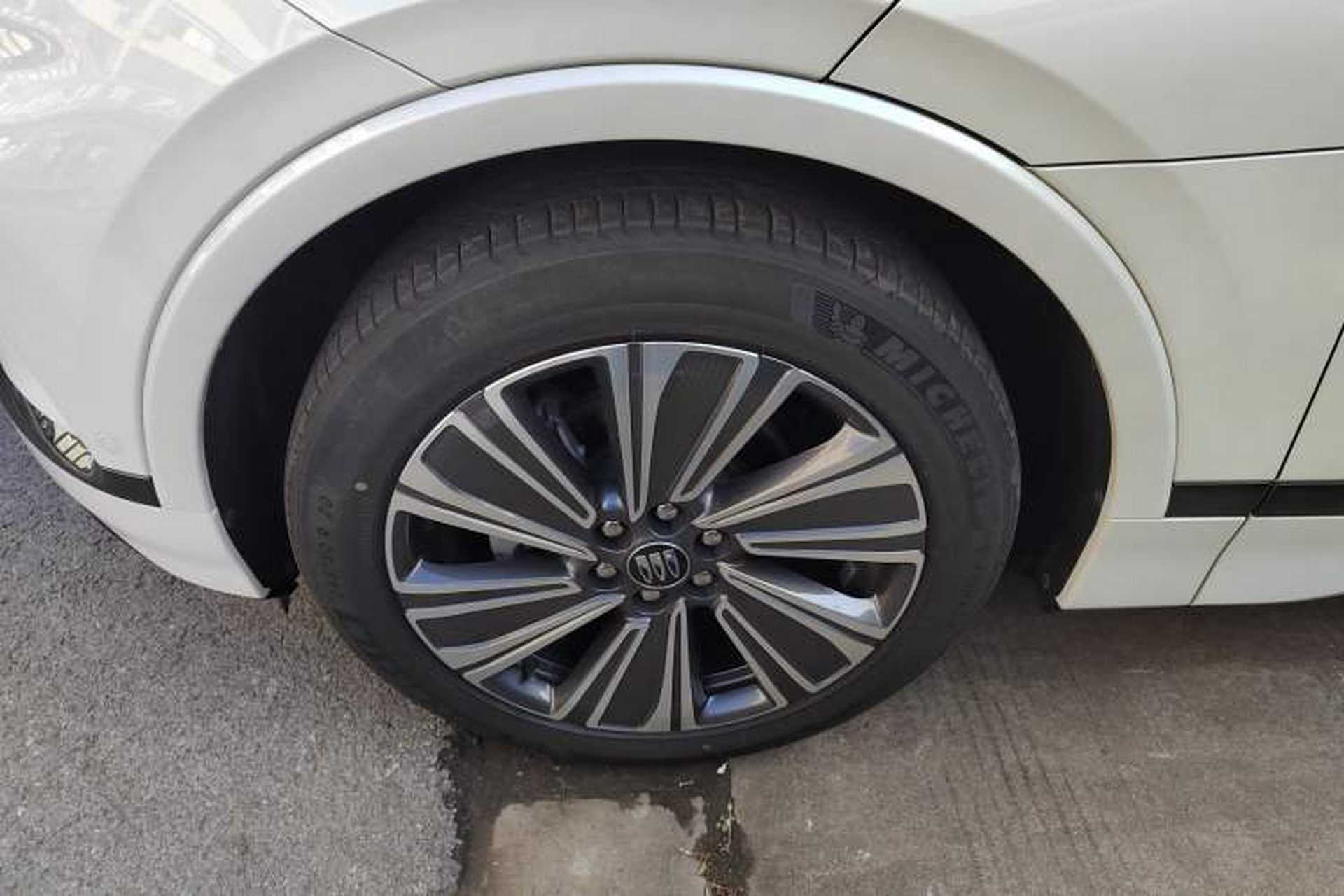 Used Buick E5 2023 Zhenxiang Standard Range Edition Left Front Wheel Hub