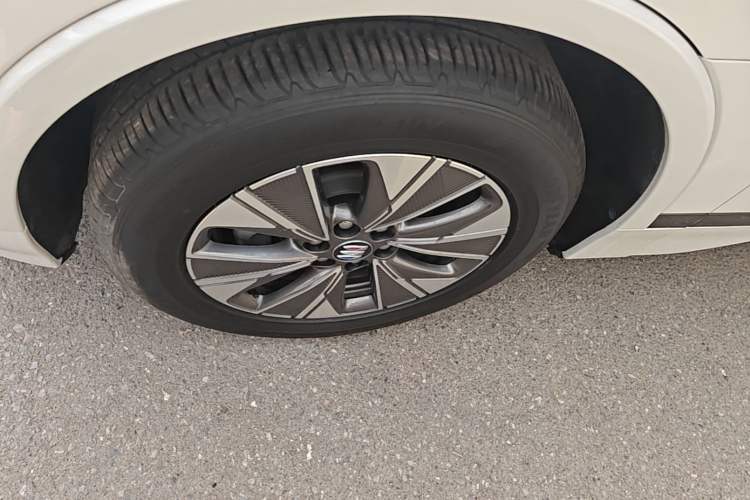 Used Buick E5 2023 Zhixiang Standard Range Edition Left Front Wheel Hub