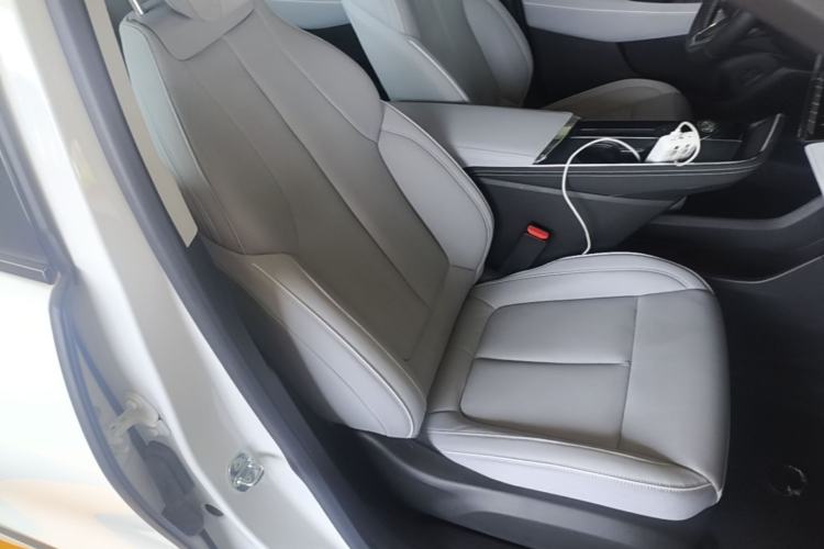 Used Buick E5 2023 Premium Long-Range Version Right Front Seat