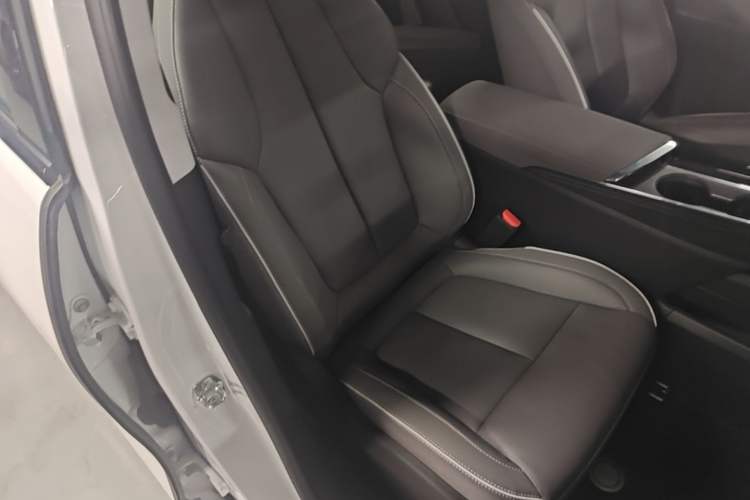 Used Buick E5 2023 Premium Long-Range Version Right Front Seat