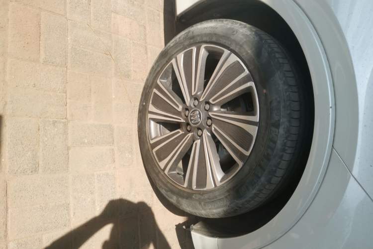 Used Buick E5 2023 Zhenxiang Standard Range Edition Right Front Wheel Hub