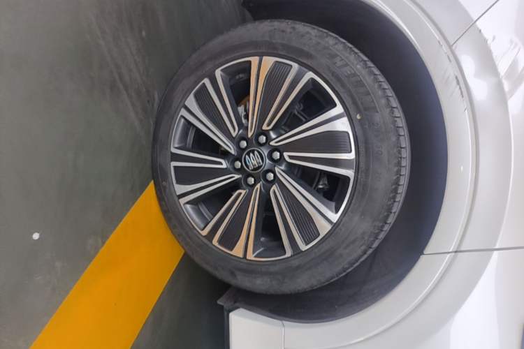 Used Buick E5 2023 Premium Long-Range Version Right Rear Wheel Hub