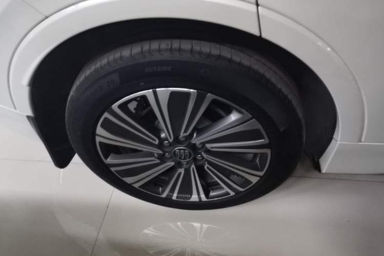 Used Buick E5 2023 Zhenxiang Standard Range Edition Right Rear Wheel Hub