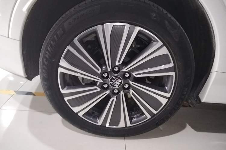 Used Buick E5 2023 Premium Long-Range Version Right Rear Wheel Hub