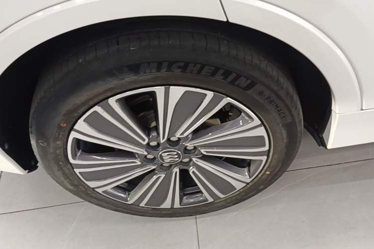 Used Buick E5 2023 Zhenxiang Standard Range Edition Right Rear Wheel Hub
