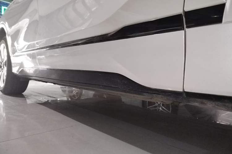 Used Buick E5 2023 Premium Long-Range Version Right Side Sill