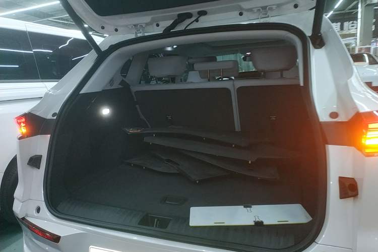 Used Buick E5 2023 Zhenxiang Standard Range Edition Trunk