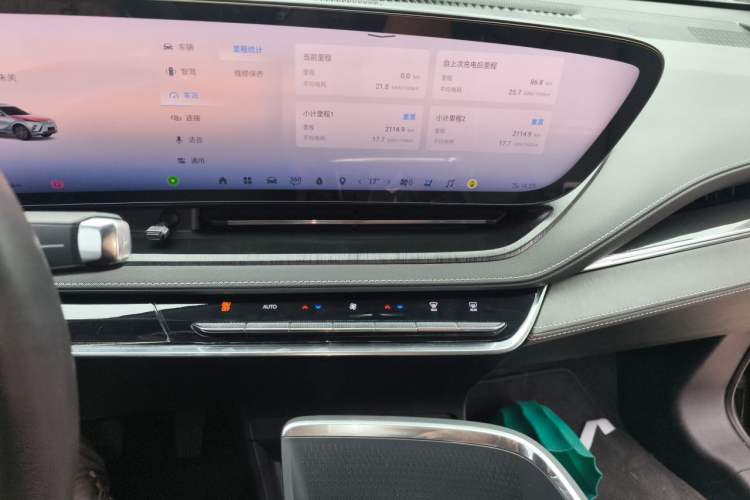 Used Buick E5 2024 Premium Standard-Range Audiovisual Edition Audio And AC Panel