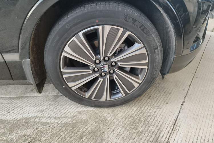 Used Buick E5 2024 Premium Standard-Range Audiovisual Edition Right Front Wheel Hub