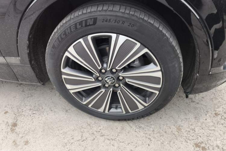 Used Buick E5 2024 Premium Standard-Range Audiovisual Edition Right Front Wheel Hub
