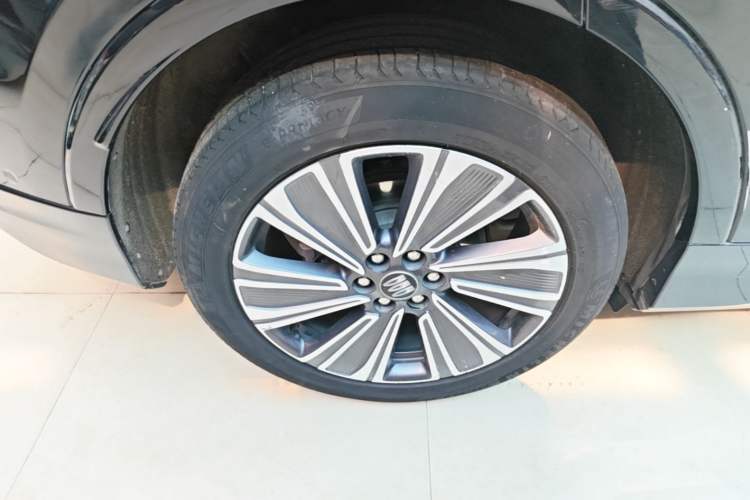 Used Buick E5 2024 Premium Standard-Range Audiovisual Edition Right Rear Wheel Hub