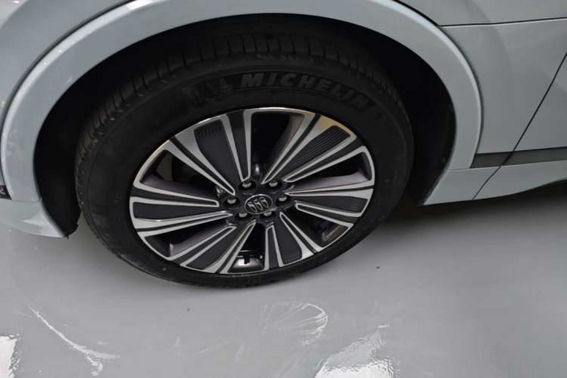 Used Buick E5 2024 Premium Standard-Range Audiovisual Edition Left Front Wheel Hub