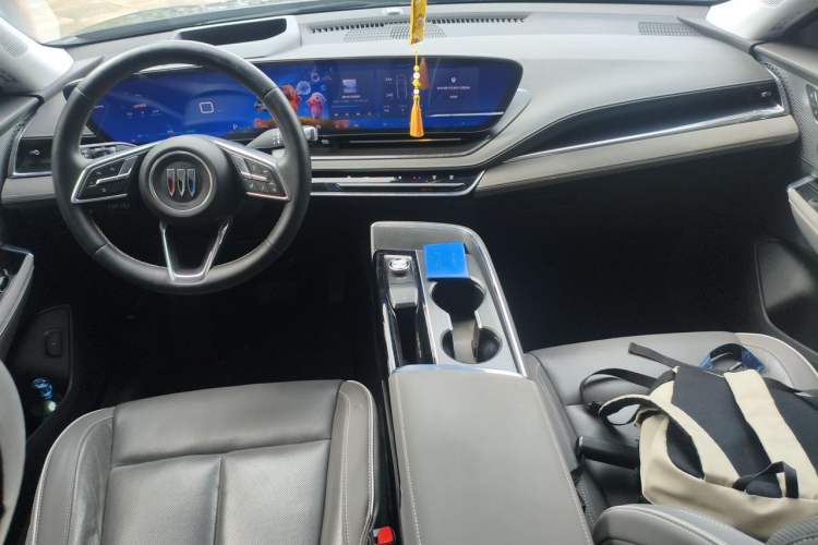 Used Buick E5 2024 Premium Standard-Range Audiovisual Edition Center Console