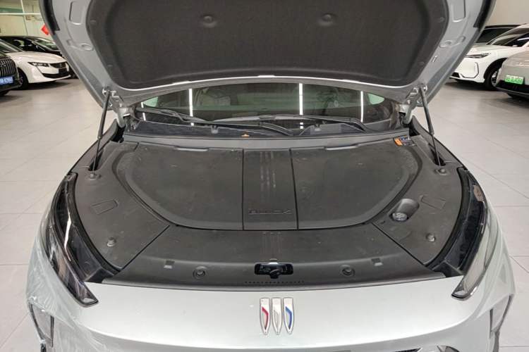 Used Buick E5 2024 Pioneer Pro Edition Engine Bay