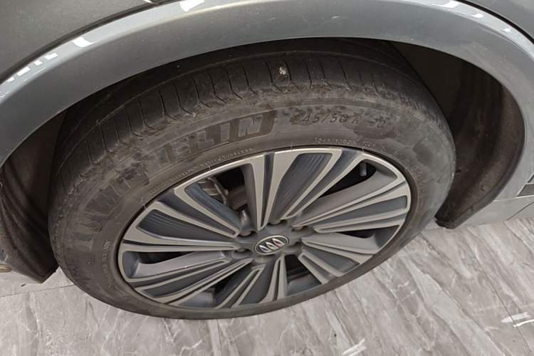 Used Buick E5 2024 Premium Standard-Range Audiovisual Edition Left Front Wheel Hub