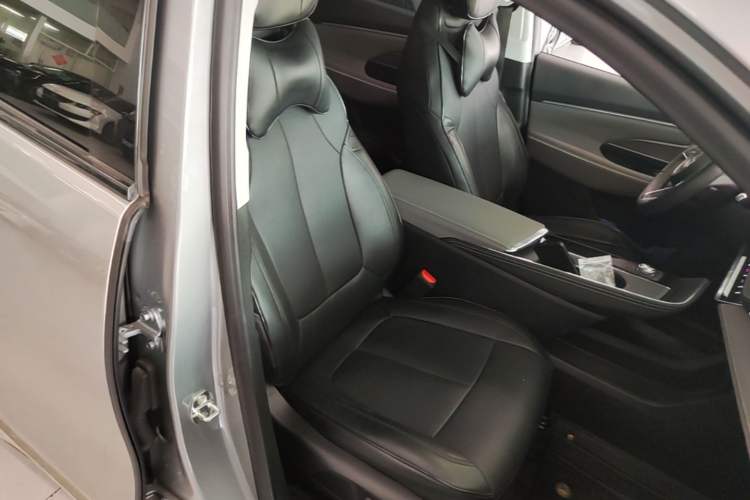 Used Buick E5 2024 Pioneer Pro Edition Right Front Seat