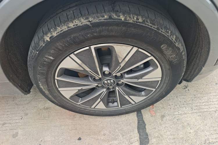 Used Buick E5 2024 Pioneer Pro Edition Right Front Wheel Hub