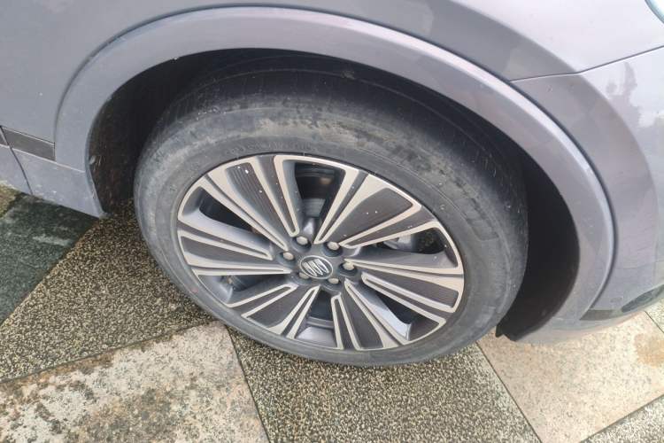 Used Buick E5 2024 Premium Standard-Range Audiovisual Edition Right Front Wheel Hub