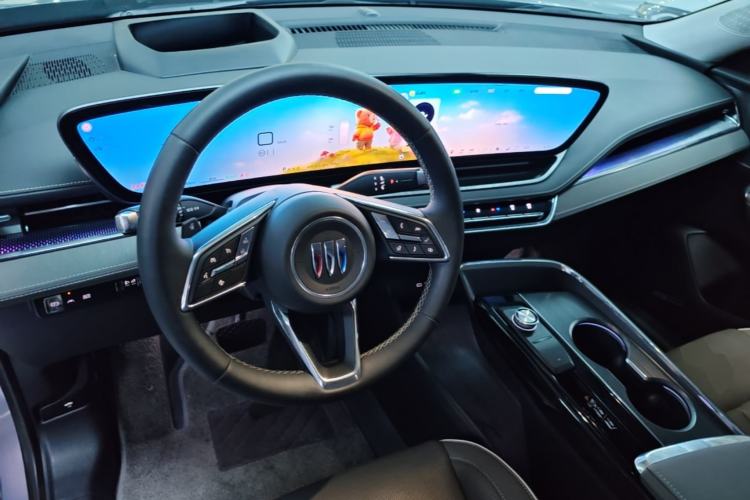 Used Buick E5 2024 Premium Standard-Range Audiovisual Edition Center Console
