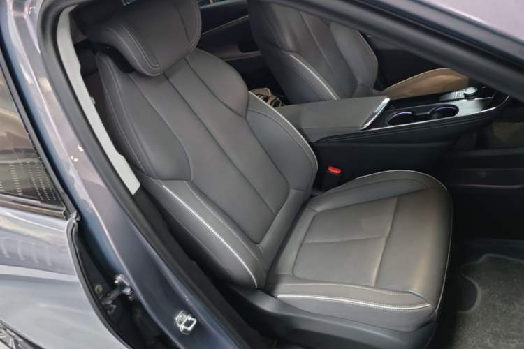 Used Buick E5 2024 Premium Standard-Range Audiovisual Edition Right Front Seat