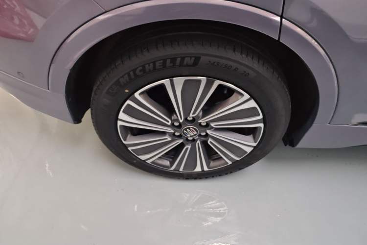 Used Buick E5 2024 Premium Standard-Range Audiovisual Edition Right Rear Wheel Hub