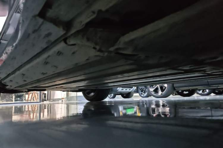 Used Buick E5 2024 Premium Standard-Range Audiovisual Edition Right Side Sill