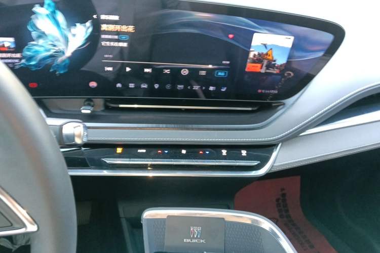 Used Buick E5 2024 Premium Standard-Range Audiovisual Edition Audio And AC Panel