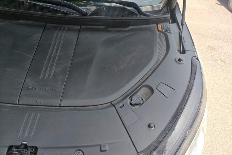 Used Buick E5 2024 Premium Standard-Range Audiovisual Edition Engine Bay Left