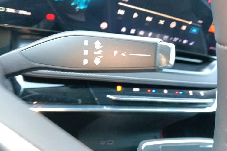 Used Buick E5 2024 Premium Standard-Range Audiovisual Edition Gear Lever