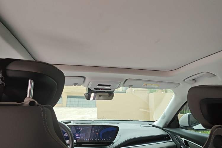 Used Buick E5 2024 Premium Standard-Range Audiovisual Edition Headliner