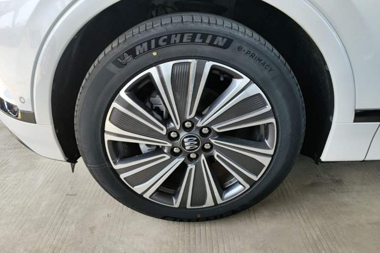 Used Buick E5 2024 Premium Standard-Range Audiovisual Edition Left Front Wheel Hub